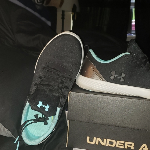 Street Precision Under Armour Shoes - Picture 4 of 5